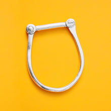 Charger l'image dans la galerie, BRACELET MENOTTE EN ARGENT