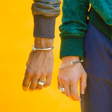 Charger l'image dans la galerie, BRACELET MENOTTE EN ARGENT