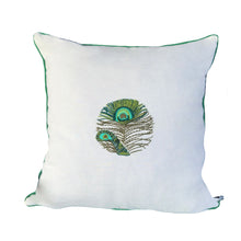 Charger l'image dans la galerie, Coussin brodé Paon carré