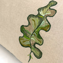 Charger l'image dans la galerie, Coussin brodé restangulaire Chene grand modèle