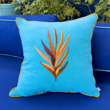 Charger l'image dans la galerie, Coussin brodé carré Sureau