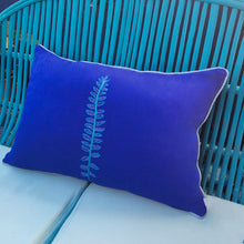 Charger l'image dans la galerie, Coussin brodé Sauge rectangulaire