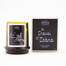 Charger l'image dans la galerie, Bougie Parfumée Le Cheval D’ébène